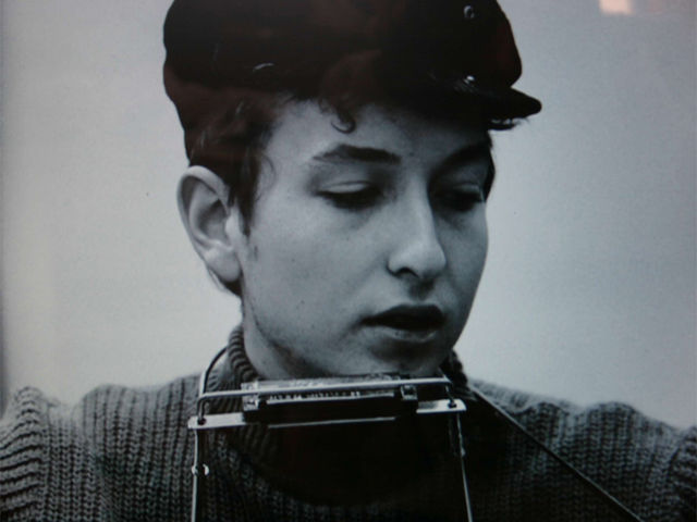 Dylan models an early 'hands-free' kit